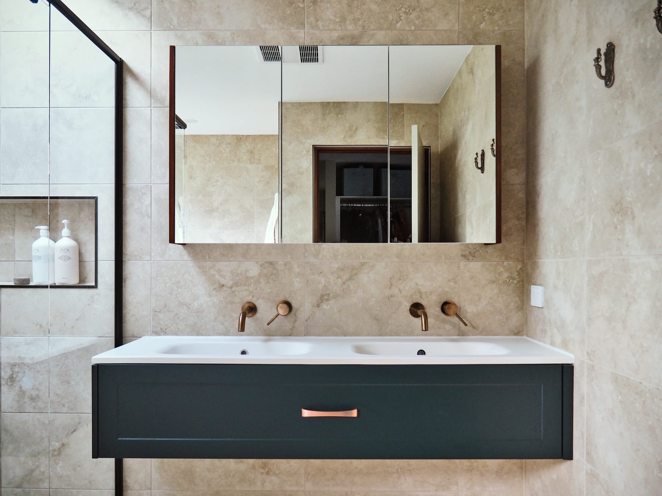 Ensuite
